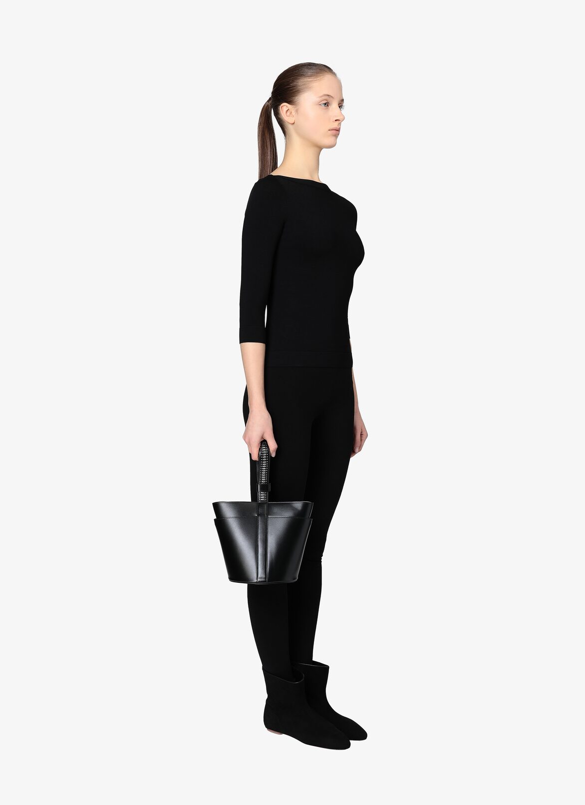 CLOSED BAG PM C.LUX CLOU ELLIPSE STRAP BLACK ALAÏA BLACK  CLOSED BAG PM C.LUX CLOU ELLIPSE STRAP BLACK